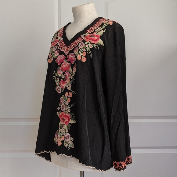 Boho Floral Embroidered Blouse V-Neck Long Wide Sleeves Multicolor Black M NWT - Picture 10 of 13